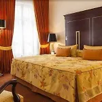 Relais & Chateaux Buelow Palais
