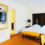 Relais & Chateaux Buelow Palais 5* دريسدن