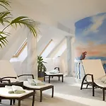 Relais & Chateaux Buelow Palais