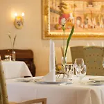 فندق Relais & Chateaux Buelow Palais
