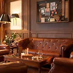 Relais & Chateaux Buelow Palais