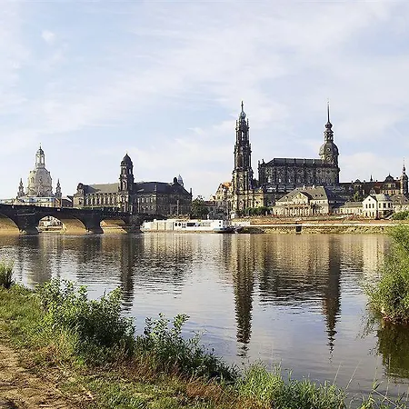 Bülow Palais Hotel 5*