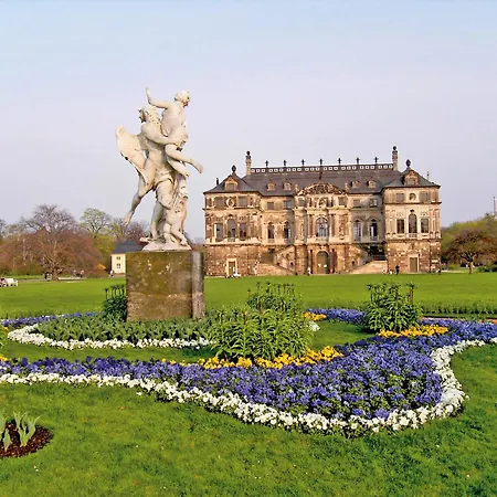 Relais & Chateaux Buelow Palais 5* دريسدن