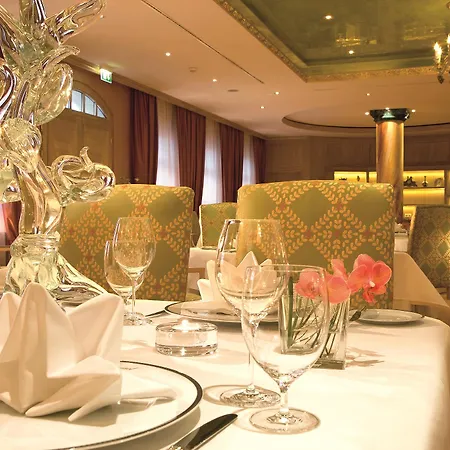 Relais&châteaux Bülow Palais 5*