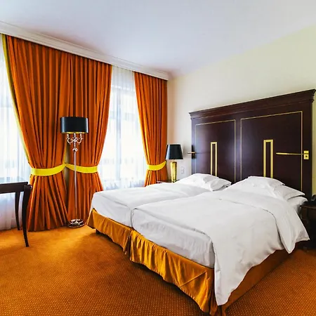 Relais & Chateaux Buelow Palais Szálloda