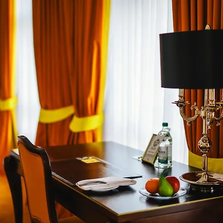 Otel Relais & Chateaux Buelow Palais Dresden