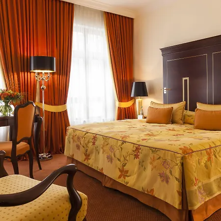 Relais & Chateaux Buelow Palais Dresden