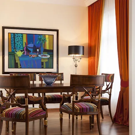 מלון Relais & Chateaux Buelow Palais