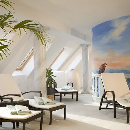 Relais & Chateaux Buelow Palais