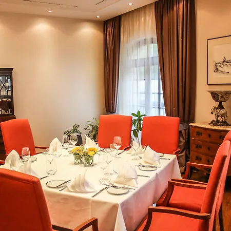 Relais & Chateaux Buelow Palais