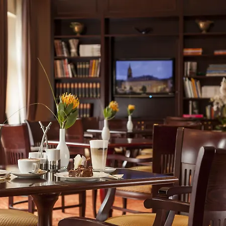 Relais & Chateaux Buelow Palais Szálloda 5*