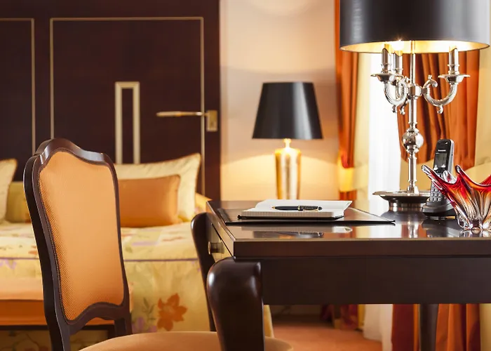 Relais & Chateaux Buelow Palais 5* דרזדן