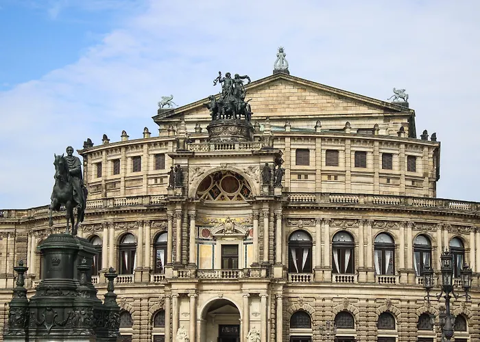 מלון Relais & Chateaux Buelow Palais דרזדן