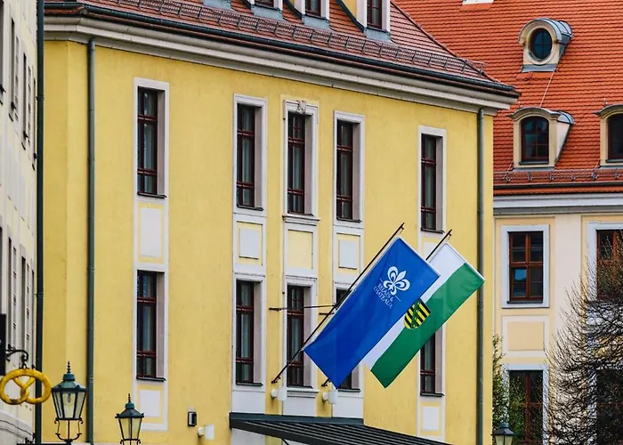 Relais & Chateaux Buelow Palais