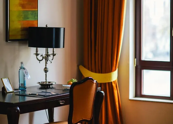 Relais & Chateaux Buelow Palais