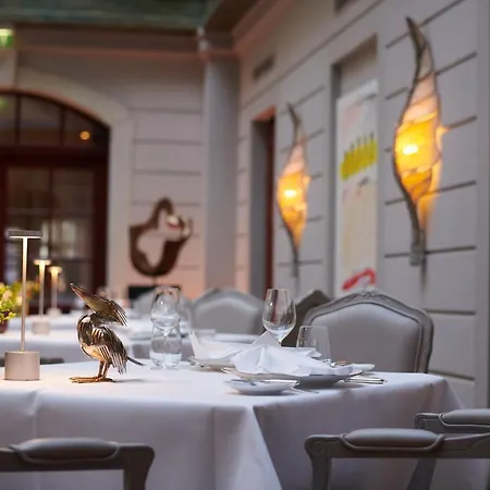 Relais & Chateaux Buelow Palais Dresden