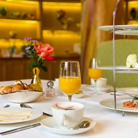 Relais & Chateaux Buelow Palais Hotel
