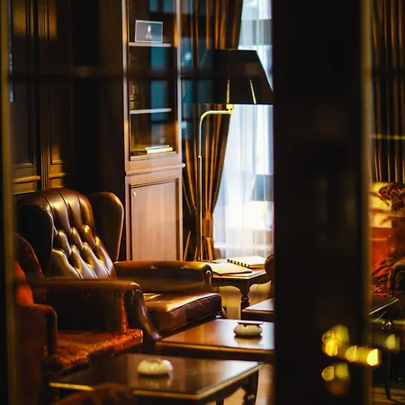 Relais & Chateaux Buelow Palais Hotel Dresden