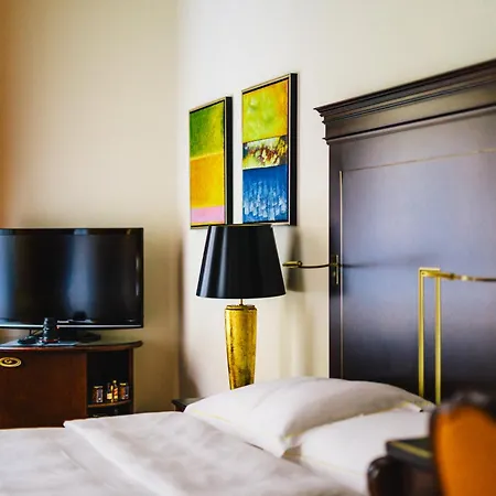 Relais & Chateaux Buelow Palais Hotel Dresden