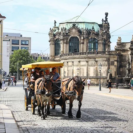 Relais&châteaux Bülow Palais Hotel