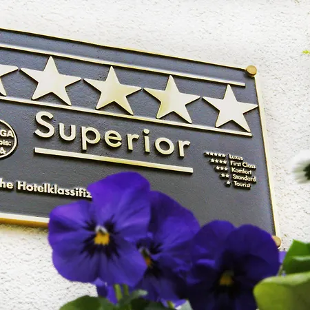 Relais & Chateaux Buelow Palais Hotel Dresden