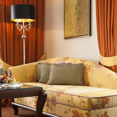 Relais & Chateaux Buelow Palais 5* Dresden